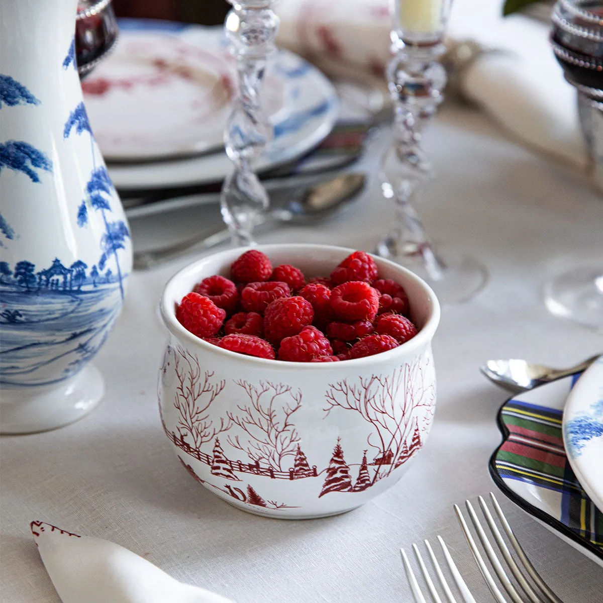 Country Estate Winter Frolic Comfort Bowl