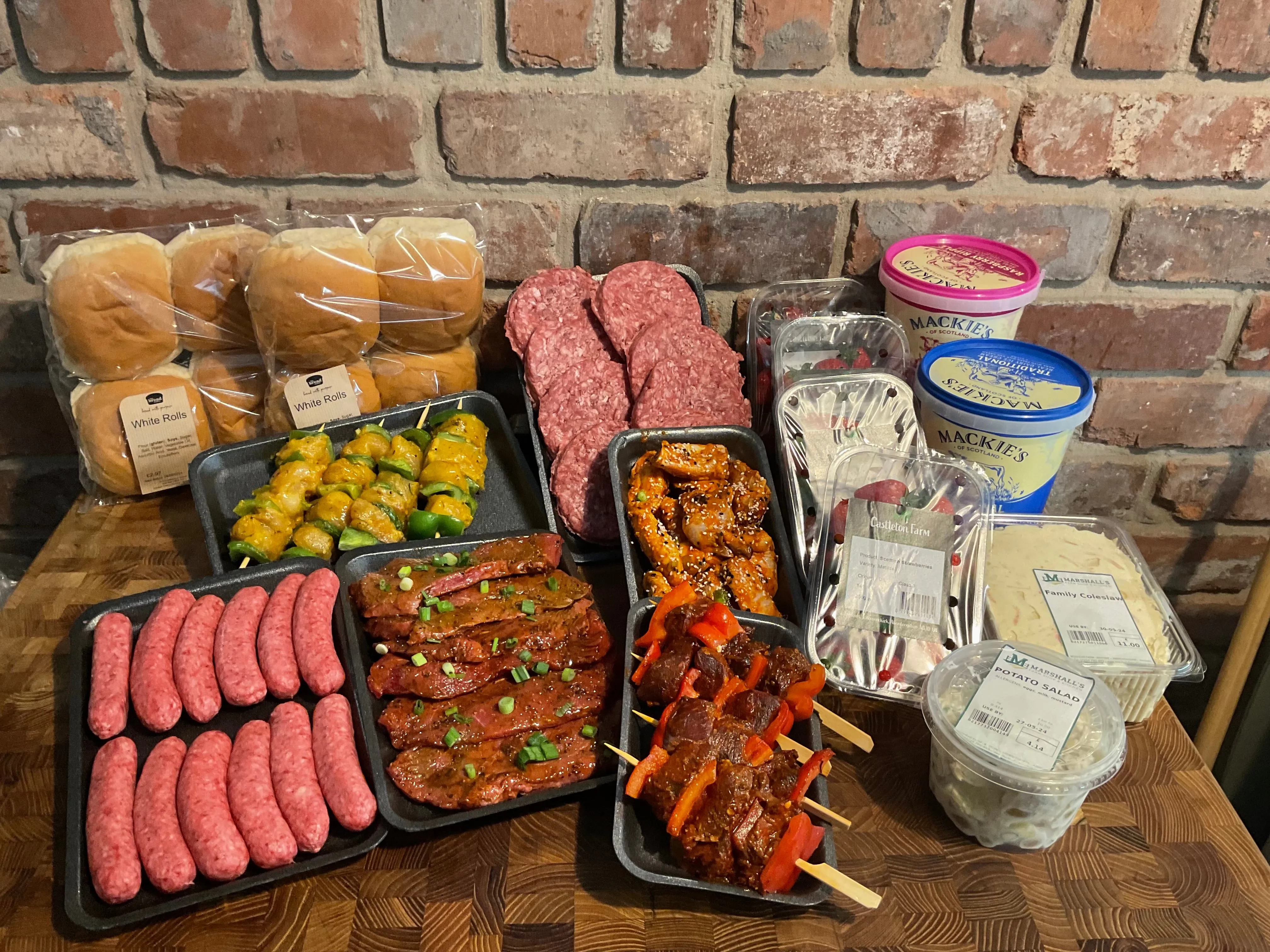 Deluxe BBQ Pack (feeds 8-12 people)