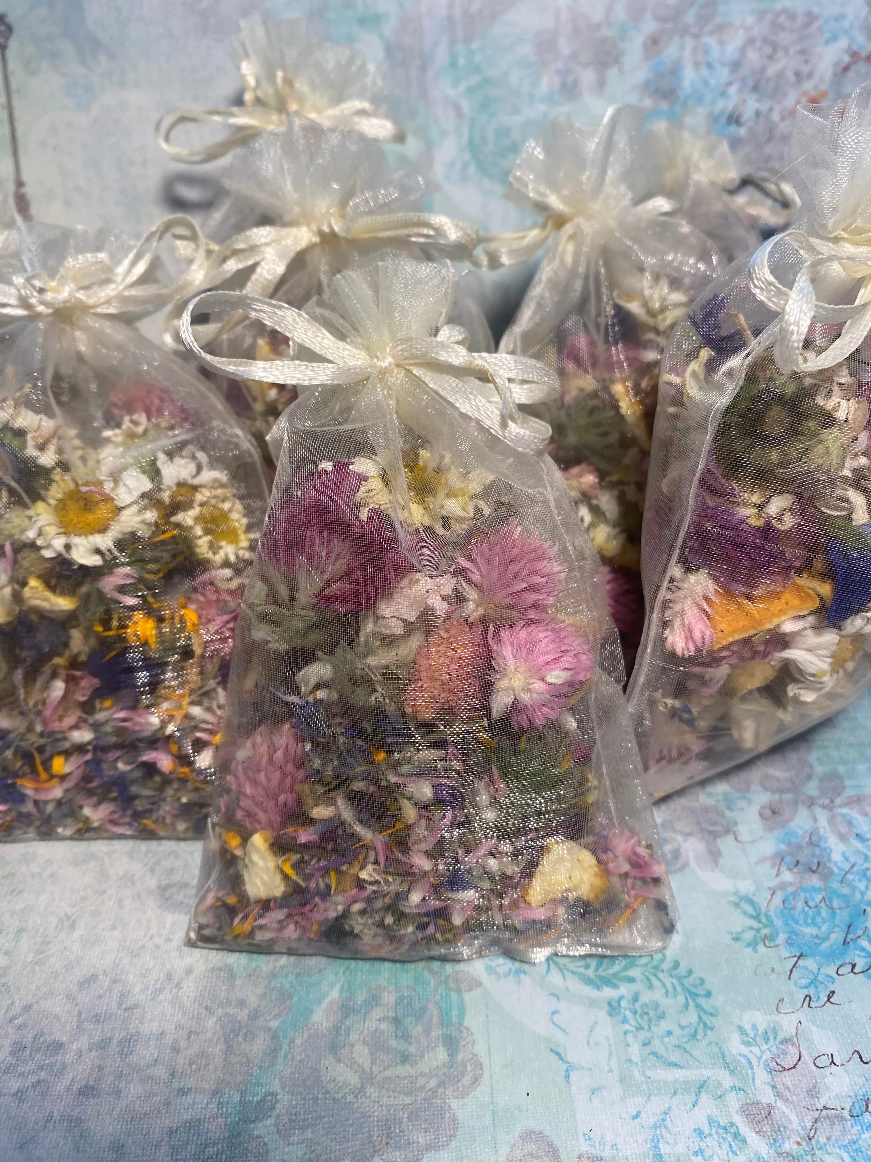 Homemade Sweet Orange & Vanilla Potpourri Bags