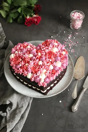 Strawberry Rose Heart Cake Kit